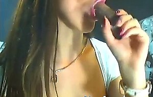 She shows off her oral skills to her viewers
