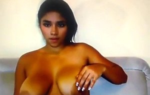 Busty latina webcam beauty