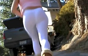 Candid ass in tight leggings