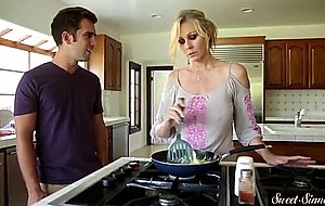 Cougar stepmom pussyfucked on the couch