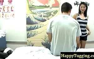 Asian babe gives a happy end to massage