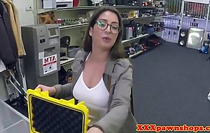 Spex babe drilled at pawnshop for cash pov