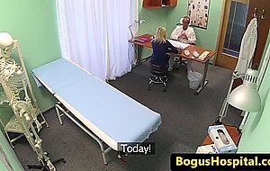 Skinny patient dickriding doctor in cowgirl