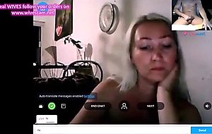 Showing nude body on webcam