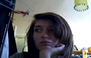 Belle lycéenne de 18ans s'exhibe à la webcam!