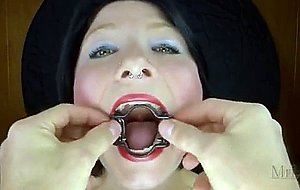 Sexdoll opens throat for free use
