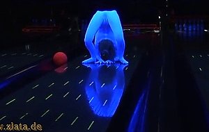 -01 contortion bowling  