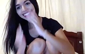Gorgeous honey teen shemale has shaking orgasm on cam de