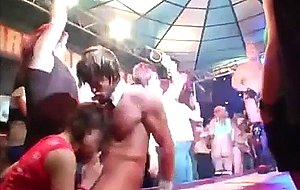 Amateur girls let loose and suck male strippers  