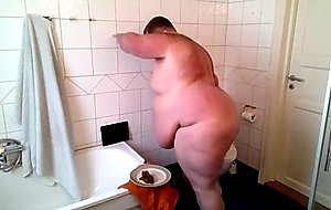 Extreme fat gay dude and his kinky toilet show