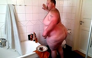 Extreme fat gay dude and his kinky toilet show