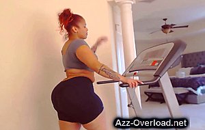 Scarl3tt3 on the treadmill