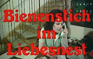 Jhaka sexy, Bienenstich Im Liebesnest (1976)