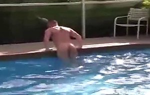 Amateur jacks off in pool