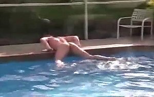 Amateur jacks off in pool