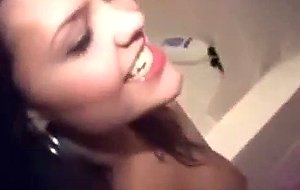 College slut doin it in the bathroom