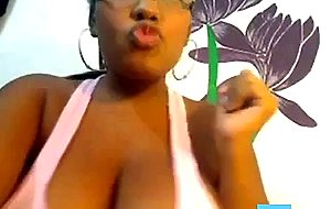 Ebony BBW Shows Her Big Tits On Cam - negrofloripa