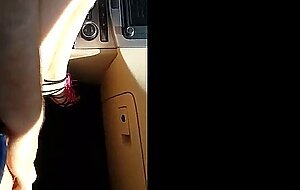 Turkish man fingering GF pussy in the car