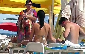 Hot amateurs topless voyeur beach - sweet big tits babes